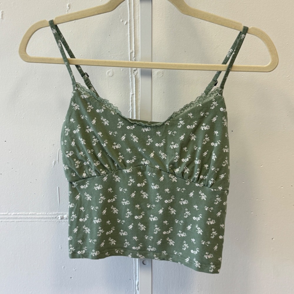 Hollister Sage Green Floral Lace Trim Cami Crop Top Medium Coquette Girl